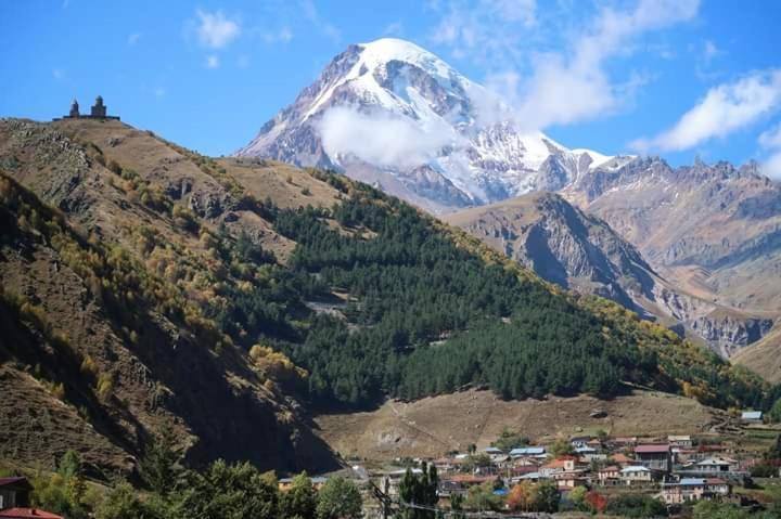 Hotel Kazbegi 1 エクステリア 写真
